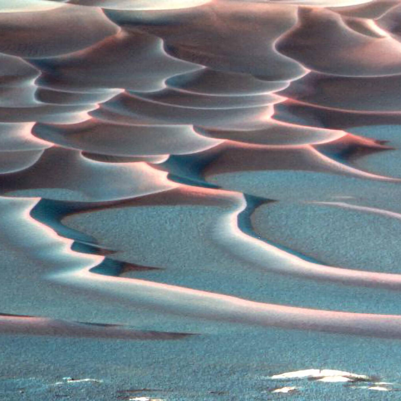 color altered sand dunes on mars